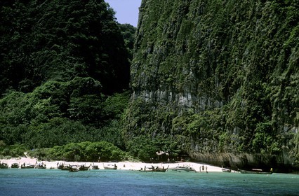 Thaïlande, Archipel de Ko Phi Phi, île de Phi Phi Ley, le lagon intérieur du film the Beach (avec Di Caprio)