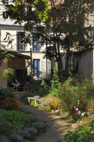 France, Paris, passage des Soupirs in Menilmontant, community gardens