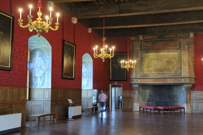 France, Loiret, Loire Valley listed as World Heritage by UNESCO, Sully sur Loire, the hall of honor, compulsory mention : Chateaux de Sully sur Loire, property of the Loiret Departement