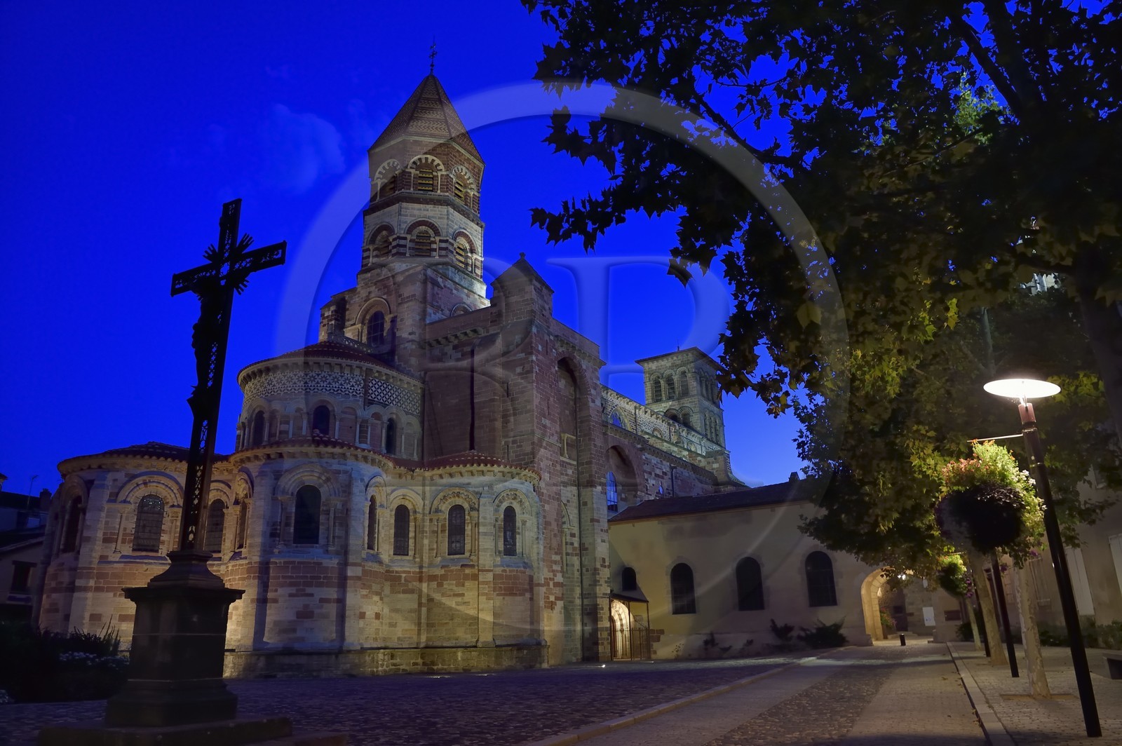 France, Haute Loire, Brioude, the Basilica of Saint-Julien de Brioude in Auvergne Romanesque style, the apse France, Haute Loire, Brioude, the Basilica of Saint-Julien de Brioude in Auvergne Romanesque style, the apse