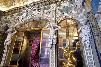 France, Alpes-Maritimes (06), Nice, quartier du Vieux Nice, Palais Lascaris du milieu XVIIe siècle, facade de l'alcove (début du 18ème siècle) de la chambre d’apparat du deuxième étage