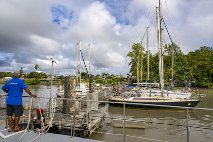 France, Guyane, Kourou, le ponton de la gare maritime des Balourous sur le fleuve Kourou