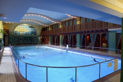 Suède, Stockholm, la piscine et Spa de Centralbadet située dans un immeuble Modern Style avec jardin datant de 1909
