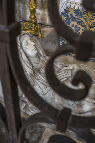 France, Bouches-du-Rhône (13), Tarascon, la collégiale royale Sainte-Marthe érigée aux XIe et XIIe siècles, gisant de Sainte-Marthe qui était positionné sur le sarcophage du IVe siècle