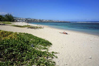 France, Ile de la Reunion, plage et port de Saint-Pierre