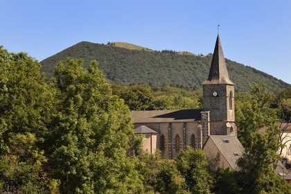 France, Puy-de-Dôme (63), Saint-Ours-les-Roches, église de Les Fontètes au pied du Puy de Côme