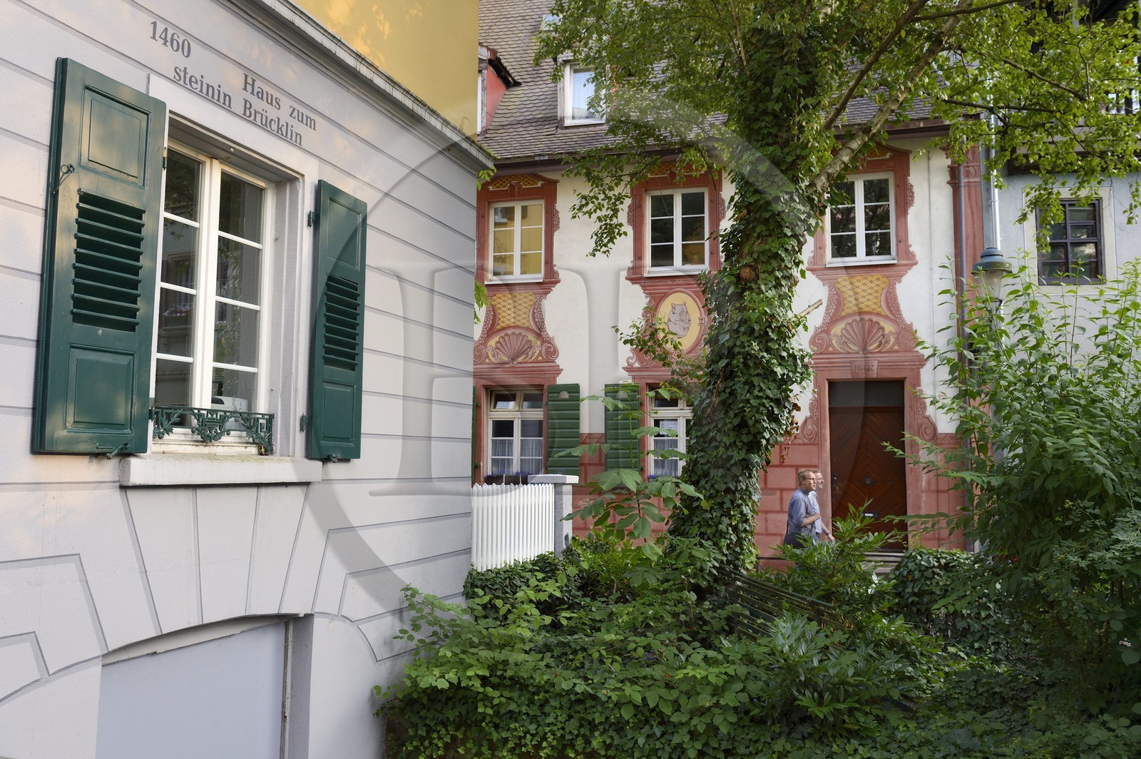 Allemagne, Bade-Wurtemberg, Fribourg en Brisgau, rue Gerberau qui longe le Gewerbekanal dans le quartier faubourg des Escargots (Schnecken-vorstadt)