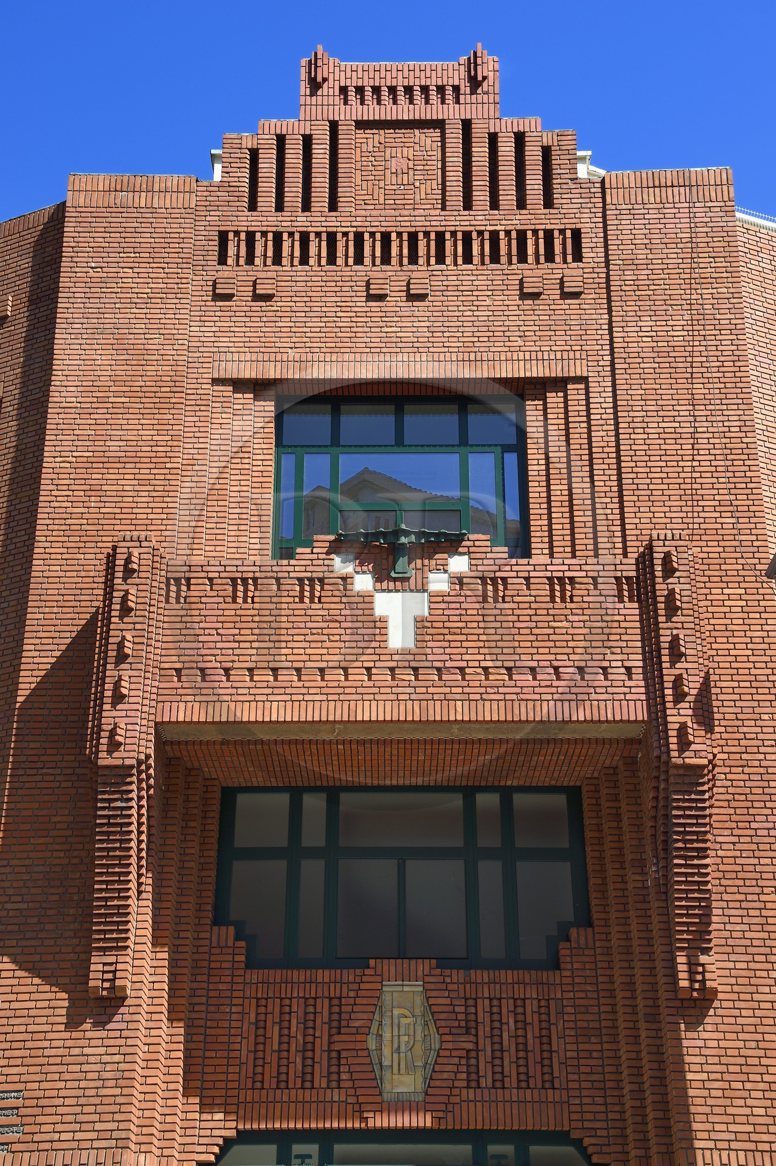 France, Alpes-Maritimes (06), Nice, la poste Thiers de style Art Déco construite en 1931 par l'architecte Guillaume Tronchet, seul immeuble en brique de la ville