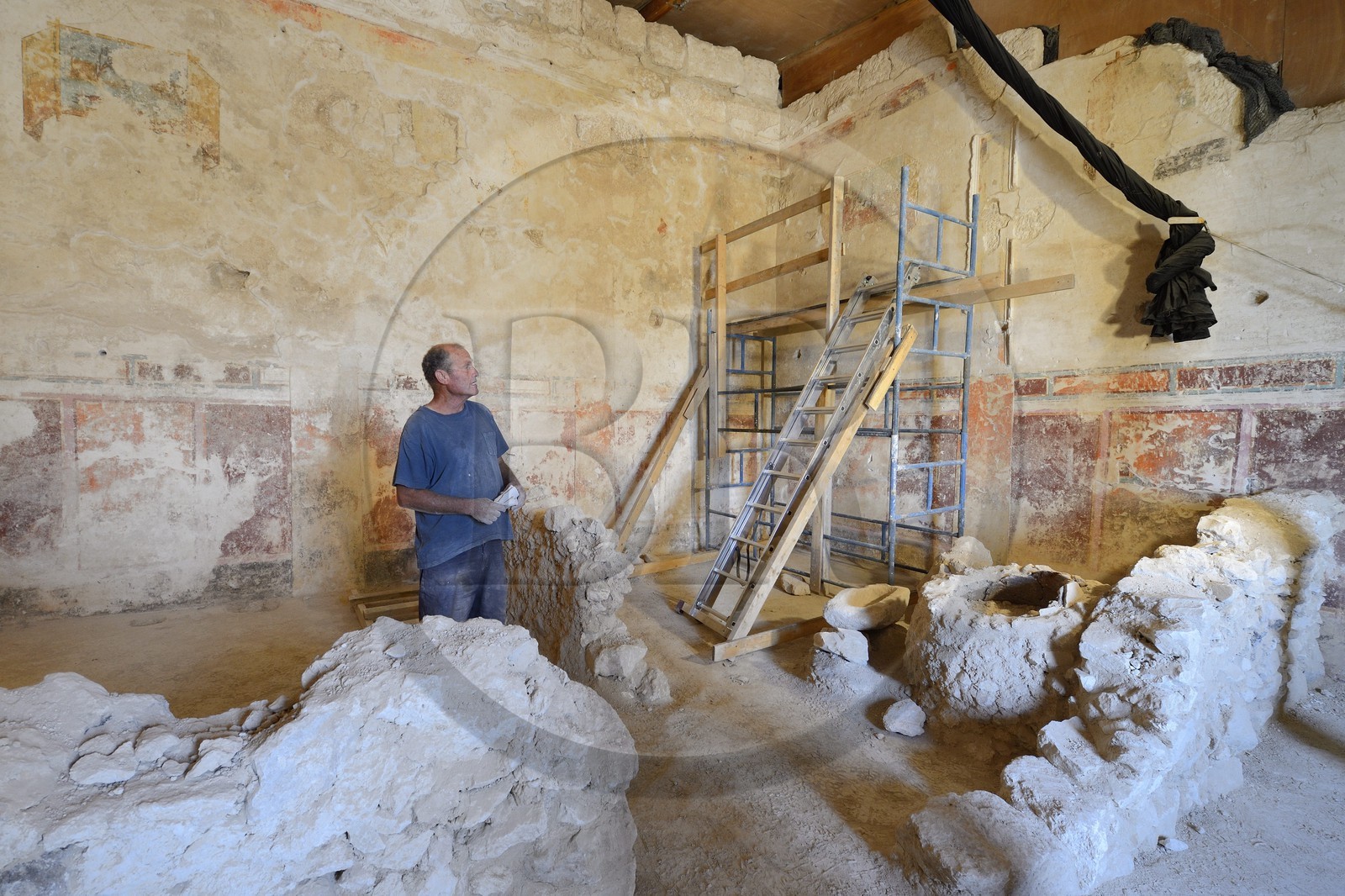 Israel, Cisjordanie, l'Hérodion, colline artificiellement exhaussée qui abrite les ruines d'un palais fortifié construit par le roi Hérode Ier le Grand (site classé Parc National), les fouilles de la loge royale du théâtre du roi Hérode ont été menées par le professeur Ehud Netzer et maintenant par Yakov Kalman