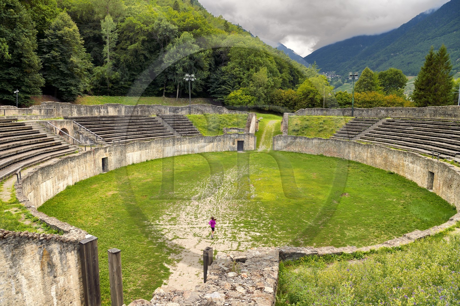 Suisse, canton du Valais, Martigny, amphithéatre romain construit au début du IIe siècle