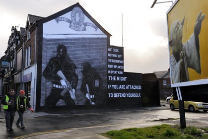 United Kingdom, Northern Ireland, East Belfast, protestant loyalist districts of Newtownards road, political wall paintings to the glory of Loyalist militias