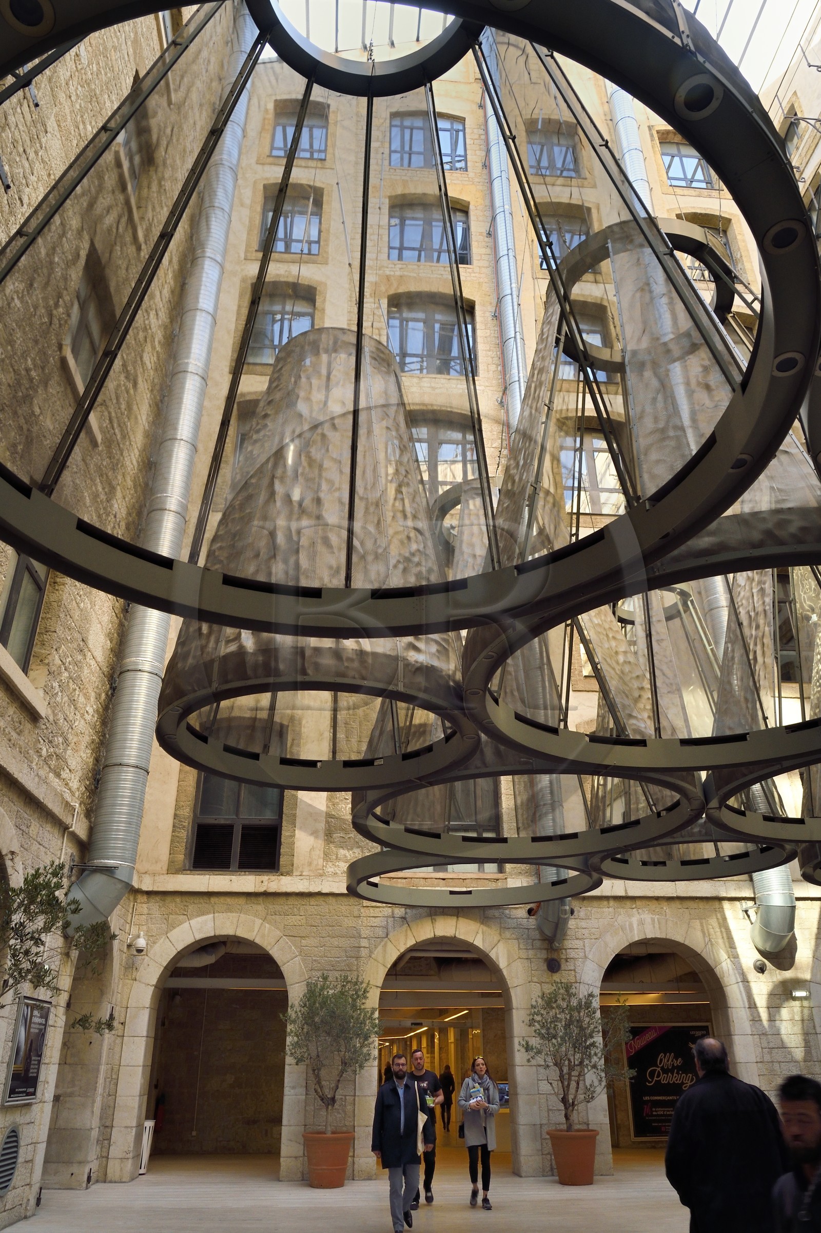 France, Bouches-du-Rhône (13), Marseille, Zone Euroméditerranée, quartier La Joliette, centre commerciel des Docks