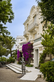 France, Alpes-Maritimes, Cap d'Ail, la villa Belle Epoque Les Camélias héberge un musée consacré à l'histoire de Cap d'Ail et au peintre basque Ramiro Arrue