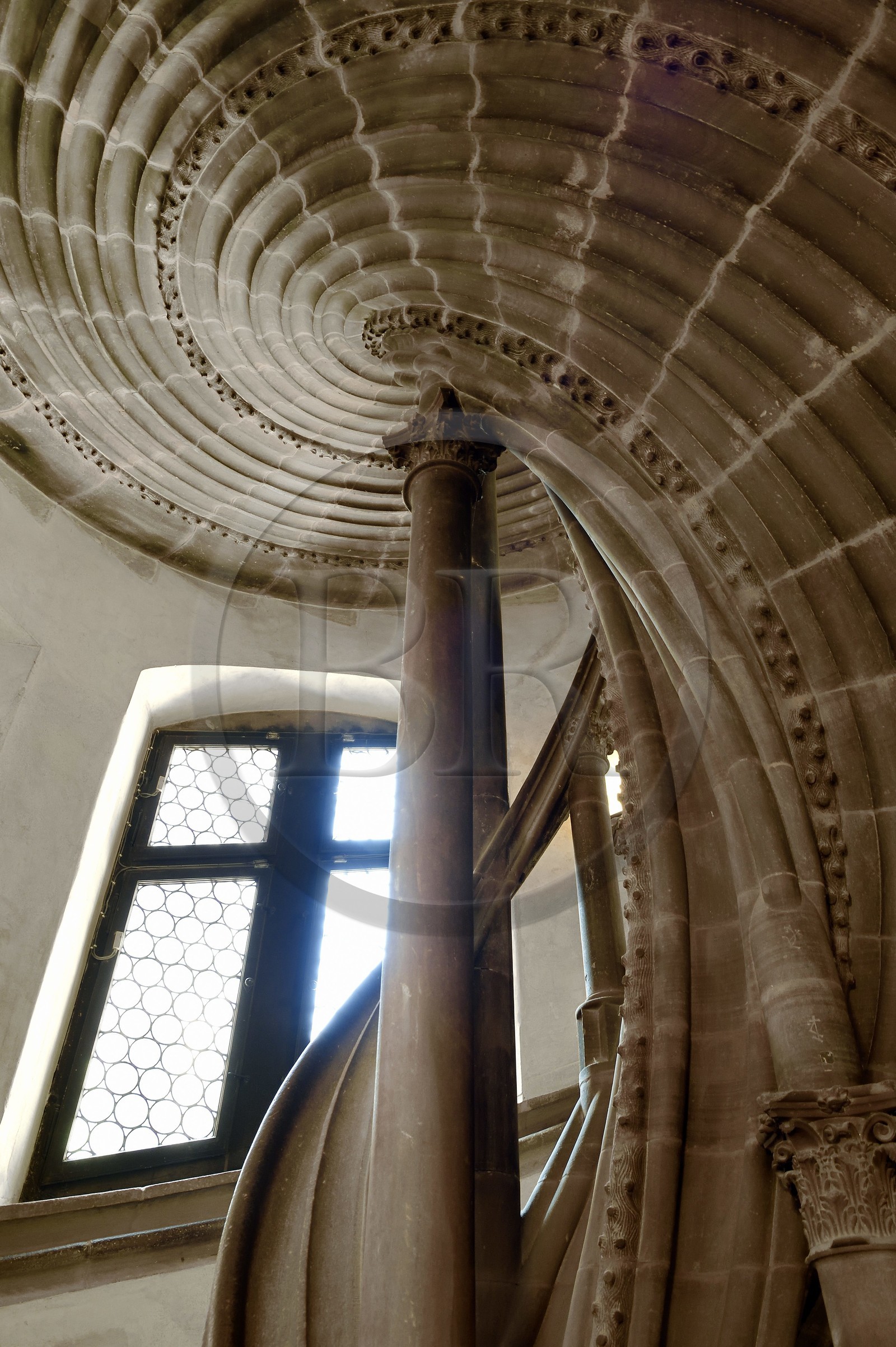 France, Bas-Rhin (67), Strasbourg, vieille ville classée au Patrimoine Mondial de l'UNESCO, musée de l'Oeuvre Notre Dame et Arts du Moyen-Age, escalier en vis de l'architecte Hans Thoman Uhlberger (1576-1608), maitre d'oeuvre de la cathédrale France, Bas-Rhin (67), Strasbourg, vieille ville classée au Patrimoine Mondial de l'UNESCO, musée de l'Oeuvre Notre Dame et Arts du Moyen-Age, escalier en vis de l'architecte Hans Thoman Uhlberger (1576-1608), maitre d'oeuvre de la cathédrale