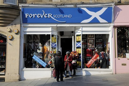 Royaume-Uni, Ecosse, Edimbourg, vieille ville, magasin de souvenirs dans cockburn street