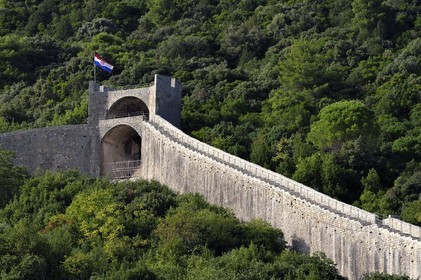 Croatia, Dalmatia, peninsula of Peljesac, the ramparts of the old town of Ston