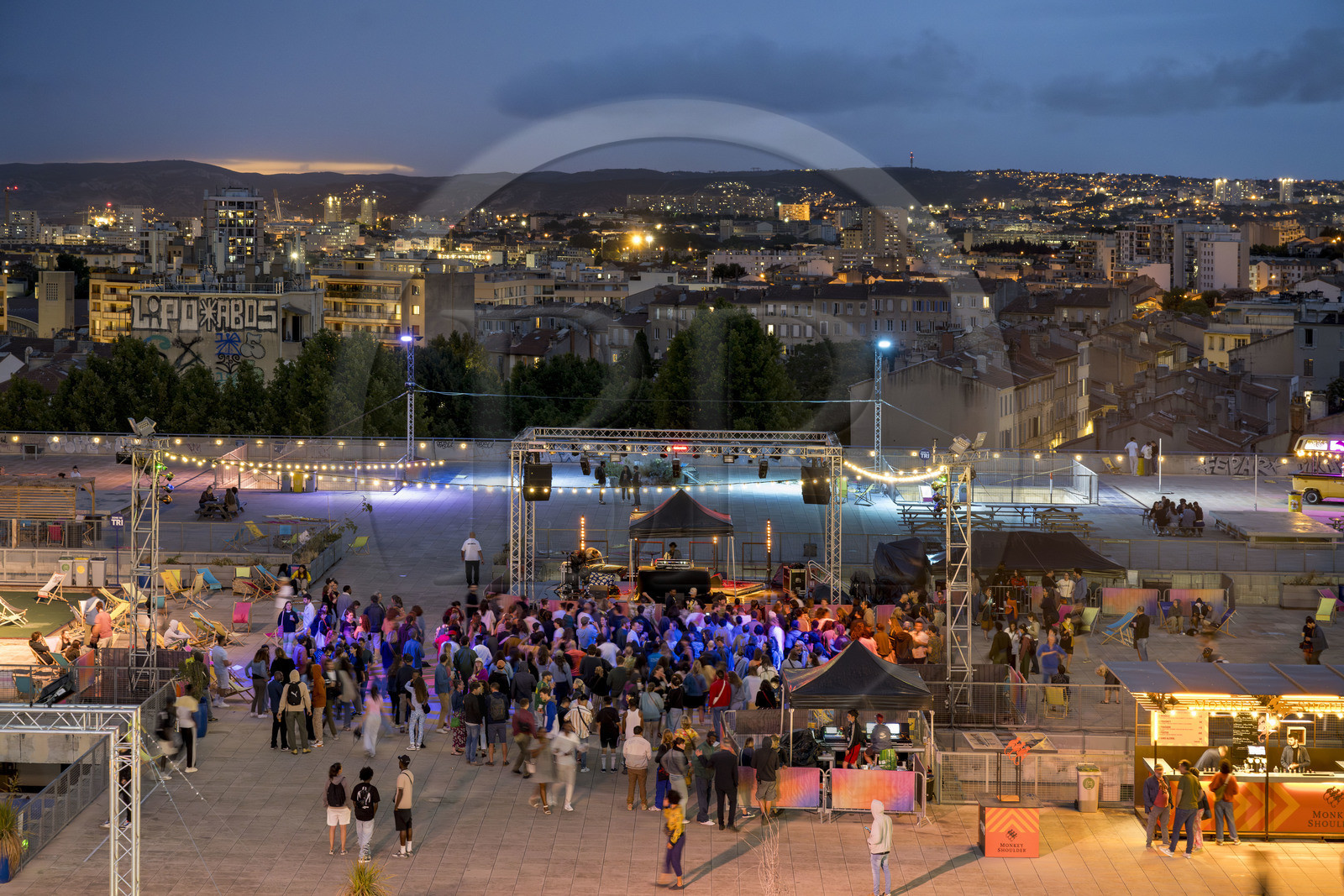 France, Bouches-du-Rhône (13), Marseille, La Friche de la Belle de Mai,  le toit terrasse accueille des concerts les week-ends en été France, Bouches-du-Rhône (13), Marseille, La Friche de la Belle de Mai,  le toit terrasse accueille des concerts les week-ends en été
