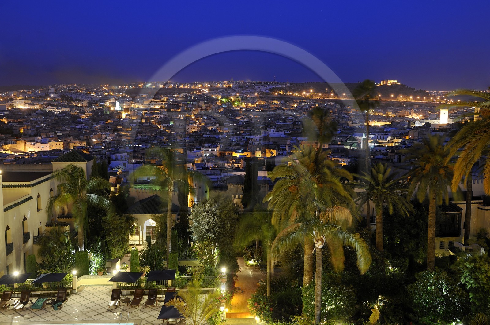 Maroc, Moyen Atlas, Fès, ville impériale, hôtel Sofitel Palais Jamai dominant la medina