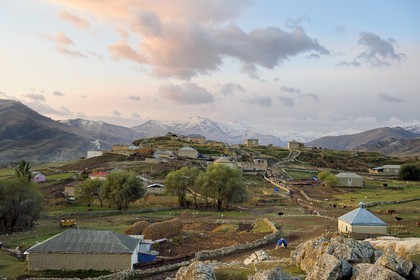 Azerbaïdjan, région de Quba (Guba), chaine de montagne du Grand Caucase, village de Giriz à l'aube
