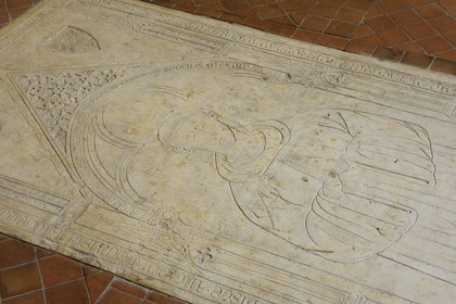 France, Paris (75), le Collège des Bernardins, l’ancienne sacristie, la tombe d’un moine allemand de Thuringe, nommé Günter, décédé en 1306