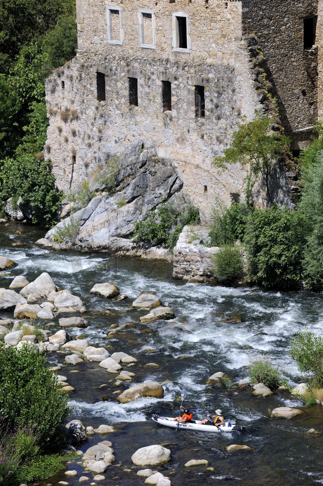France, Hérault (34), vallée de l' Orb, descente en canoë-kayak de la rivière Orb au moulin de Travassac à Mons la Trivalle