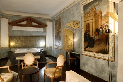 Spain, Andalusia, Cordoba, Hospes Palacio del Bailio hotel, historic room