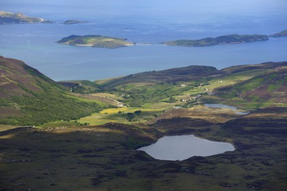 Royaume-Uni, Ecosse, North West Highlands, la côte Nord vers Tongue (vue aérienne)