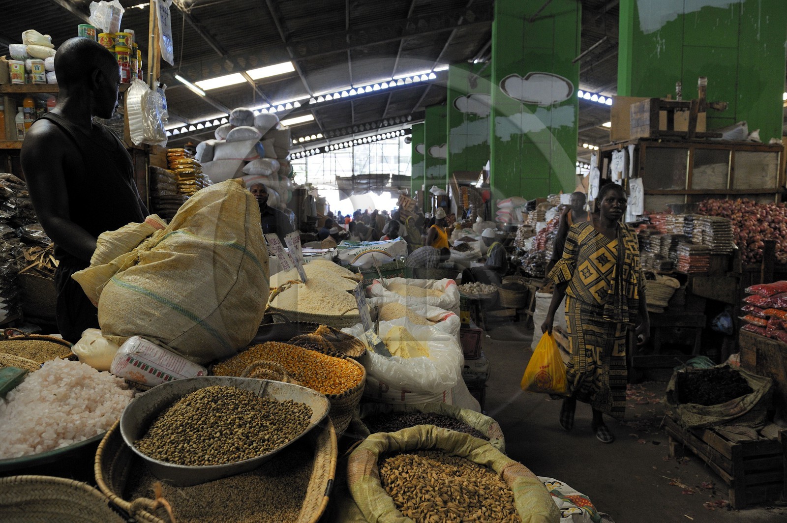 Tanzanie, Dar es-Salaam, le grand marché central de Kariakoo