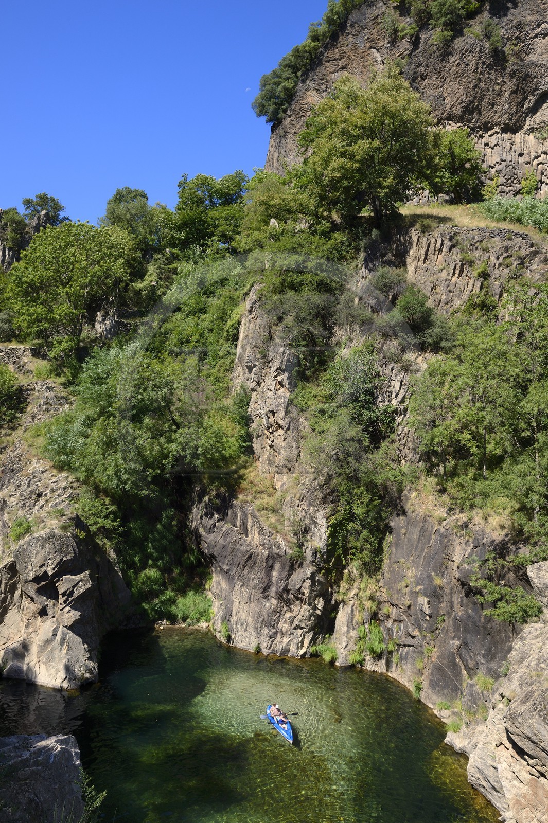 France, Ardèche (07), Parc Naturel Régional des Monts d'Ardèche, Thueyts, la haute-vallée de la rivière Ardèche