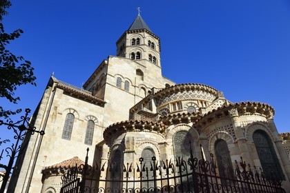 France, Puy-de-Dôme (63), Clermont-Ferrand, basilique Notre-Dame-du-Port de style roman auvergnat, classée Patrimoine Mondial de l'UNESCO au titre des Chemins de Saint-Jacques-de-Compostelle en France