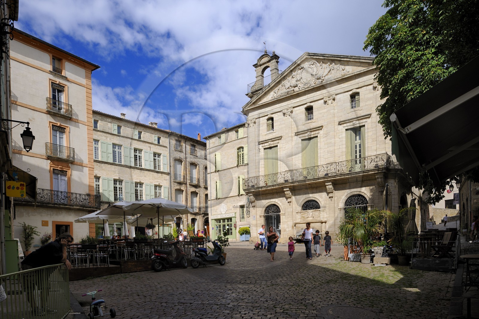 France, Hérault (34), Pézenas, ancien hôtel de ville dit maison consulaire actuellement maison des Métiers d'Art place Gambetta