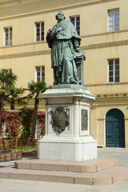 France, Corse-du-Sud (2A), Ajaccio, musée Fesch (musée des beaux-arts), statue du Cardinal Joseph Fesch