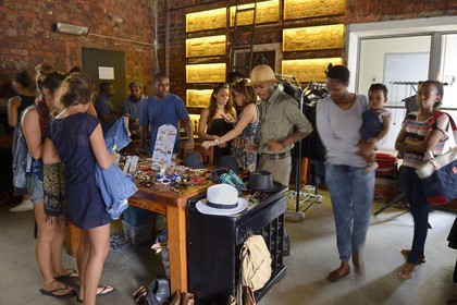 Afrique du Sud, province de Gauteng, Johannesburg, quartier de Braamfontein, Kitchener Carvery Bar et boutique à la mode à l'angle de Juta et De Beer street