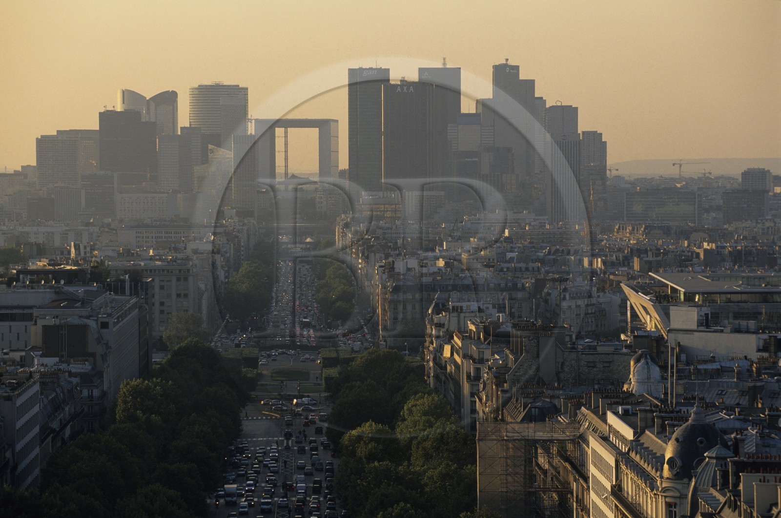 France, Paris (75), la Défense et l'avenue de la grande armée