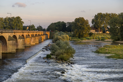 France, Nièvre (58), Nevers, le Pont de la Loire