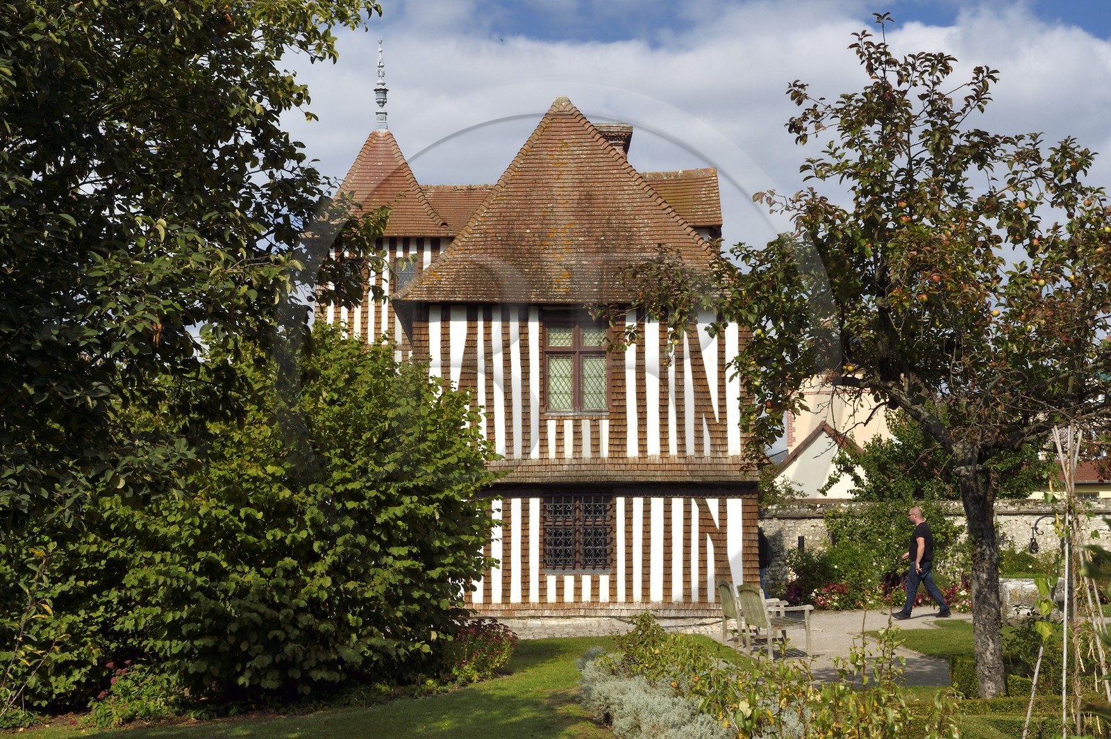 France, Seine-Maritime (76), Petit-Couronne, musée Pierre Corneille, manoir typiquement normand avec ses pans de bois et son essentage d'ardoise, il a servi de maison de campagne à l'écrivain