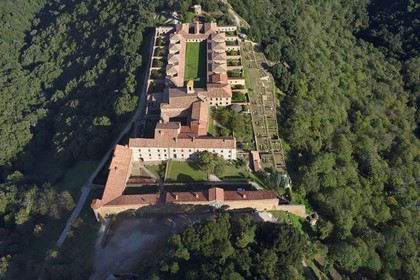 France, Var (83), Massif des Maures, Collobrières, chartreuse de la Verne (vue aérienne)