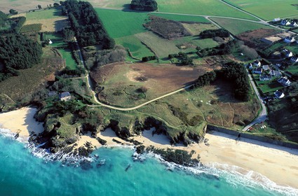 France, Morbihan (56), Belle-île, la plage de Samzun au nord-est de l' île (vue aérienne)