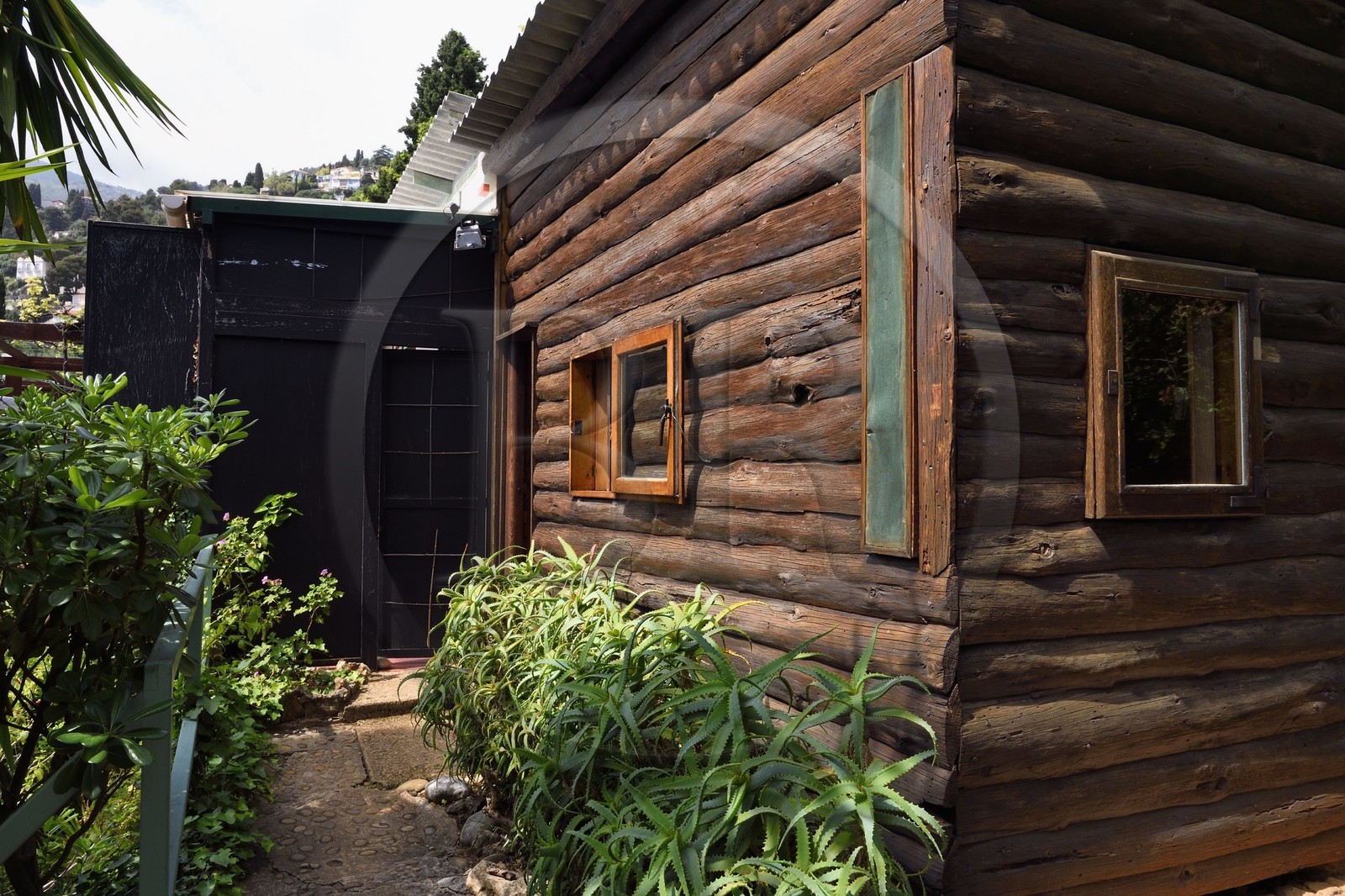 France, Alpes-Maritimes (06), Roquebrune-Cap-Martin, oeuvre architecturale de Le Corbusier, classée Patrimoine Mondial de l'UNESCO, Cap Martin, cabanon Le Corbusier de 1952 (Demande d'autorisation nécessaire avant publication)