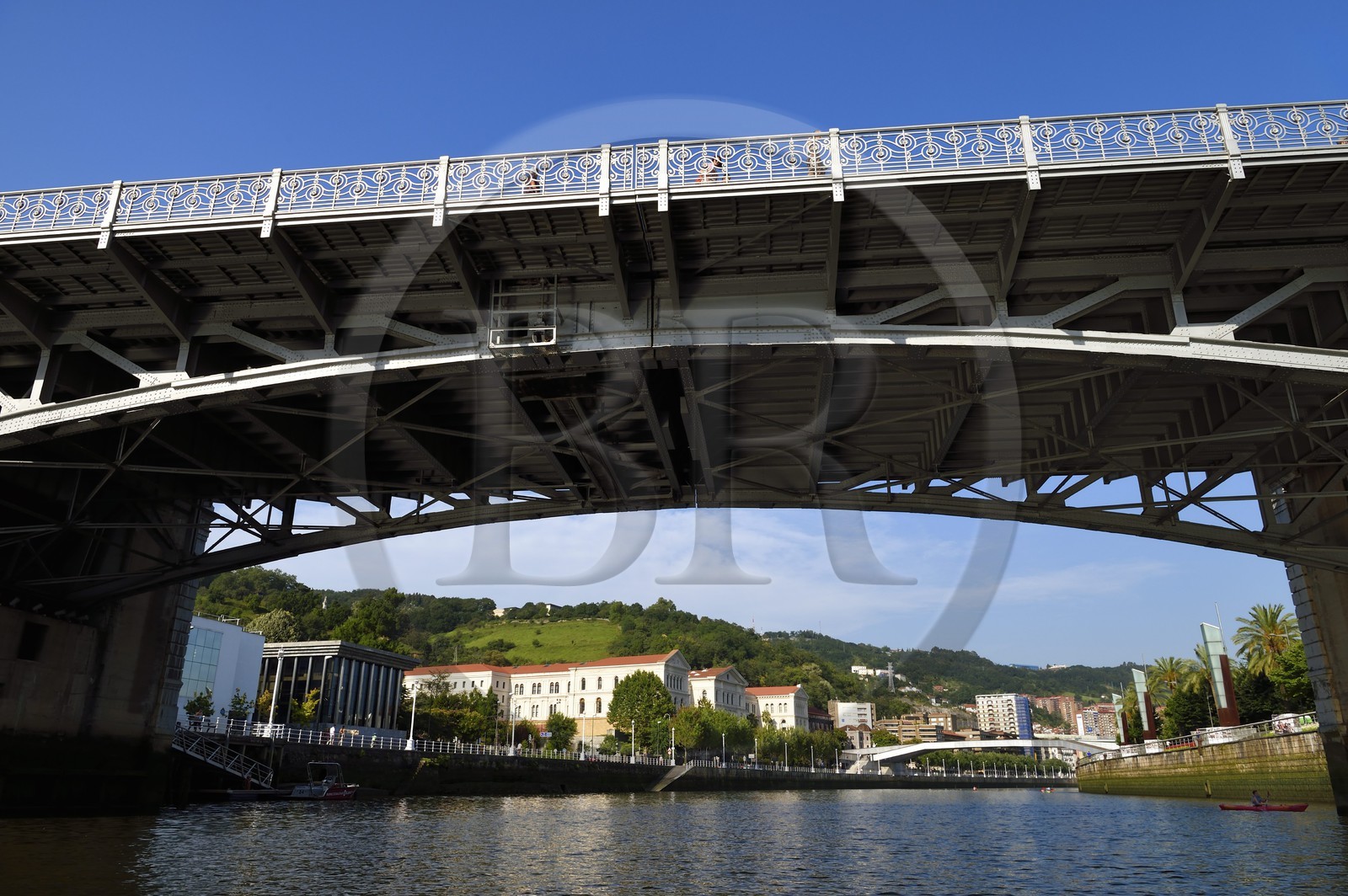 Espagne, Pays basque espagnol, Biscaye, Bilbao, pont de Deusto sur le Ria de Bilbao