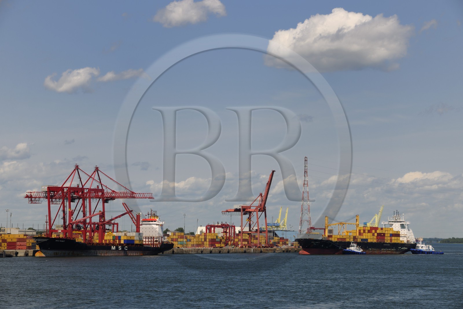 Canada, province de Québec, Montréal, le port de commerce sur le fleuve Saint-Laurent