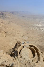 Israel, désert du Neguev, forteresse de Massada, classée Patrimoine Mondial de l'UNESCO, Palais suspendu d'Hérode dont la résidence privée s'étageait sur trois niveaux
