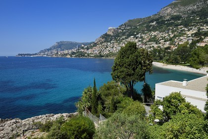 France, Alpes-Maritimes, Roquebrune-Cap-Martin, Cap Martin, coastal footpath, Promenade Le Corbusier, view from the Le Corbusier Cabanon (shed) and the Principality of Monaco in the background