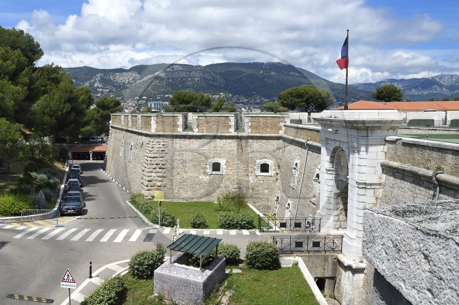 France, Var (83), Toulon, le fort Lamalgue dans le quartier du Mourillon qui abrite aujourd'hui les services chargés de la gestion des personnels de la Marine nationale