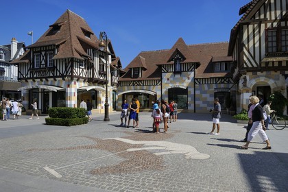 France, Calvados, Pays d'Auge, Deauville, luxury stores in the rue du Casino