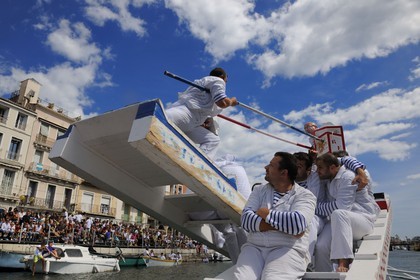 France, Herault, Sete, canal Royal (Royal Canal), Fete de la Saint Louis (St Louis's feast), sea jousting