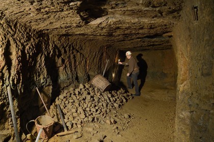 France, Moselle (57), Vallée de la Fensch, Neufchef, Antoine Bach a passé 36 années sous terre en temps que porion (maître mineur) dans les galeries de l'ancienne mine de fer de Hayange, gallerie telle que vers 1820