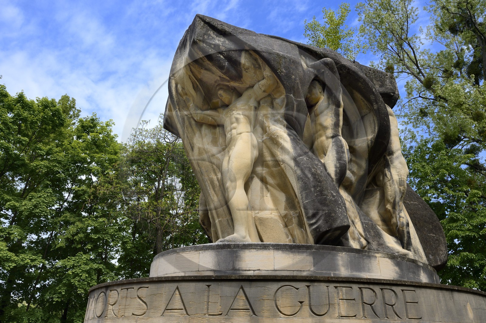 France, Rhône (69), Lyon,  le parc de la Tête d' Or, l’île du souvenir, memorial de l'architecte lyonnais Tony Garnier et du sculpteur Jean-Baptiste Larrivé grand prix de Rome en 1904 pour honorer les militaires morts au combat