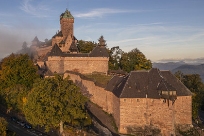 France, Bas-Rhin (67), Orschwiller, le chateau du Haut-Koenigsbourg (vue aérienne)