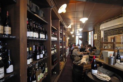 France, Paris, restaurant La cave de l'Os à Moelle in the rue de Lourmel